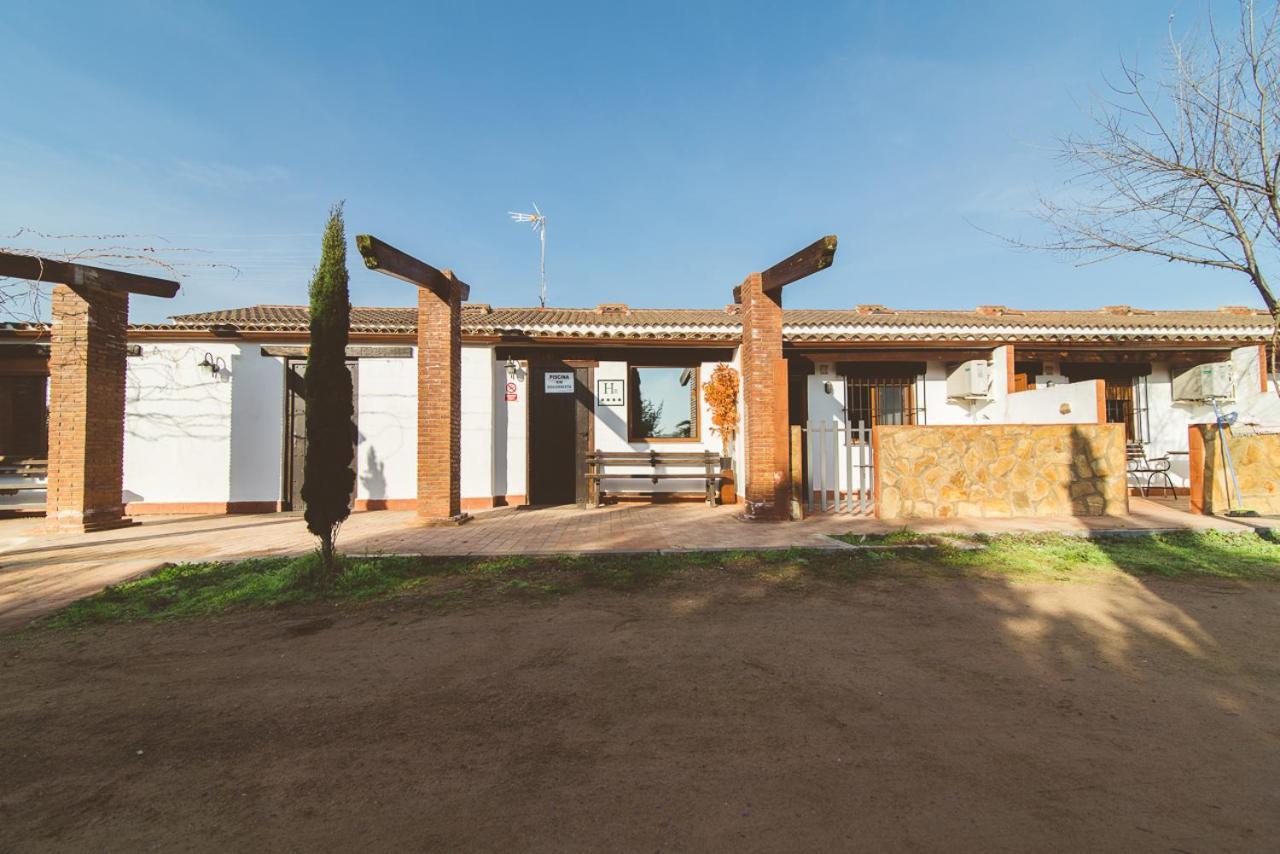 Hotel El Pueblo De Leo à Badajoz Extérieur photo