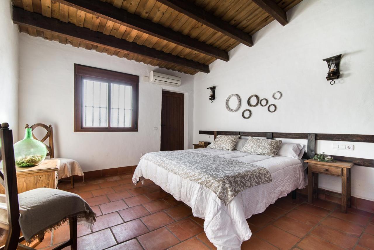 Hotel El Pueblo De Leo à Badajoz Extérieur photo